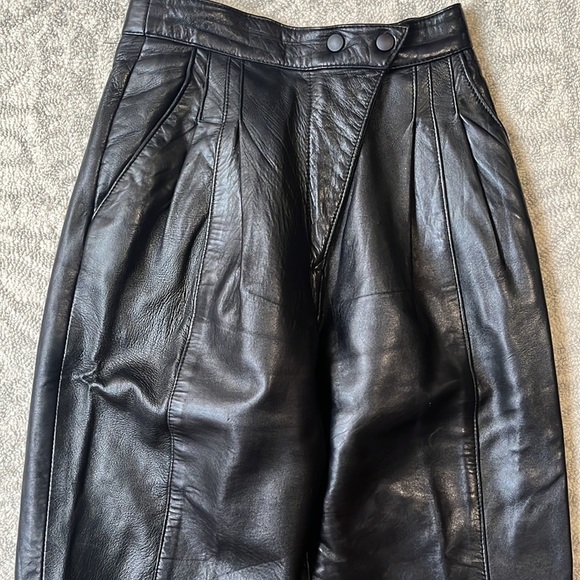 Woman's Vintage Leather Pants Danier Size 2 - Picture 2 of 10